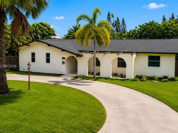 8601 SW 174th St , Palmetto Bay, FL 33157