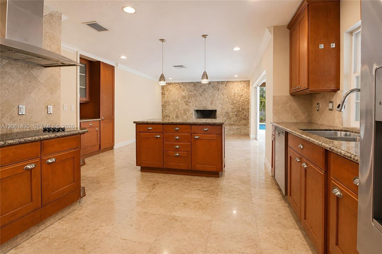 8601 SW 174th St, Palmetto Bay, FL 33157 Photo