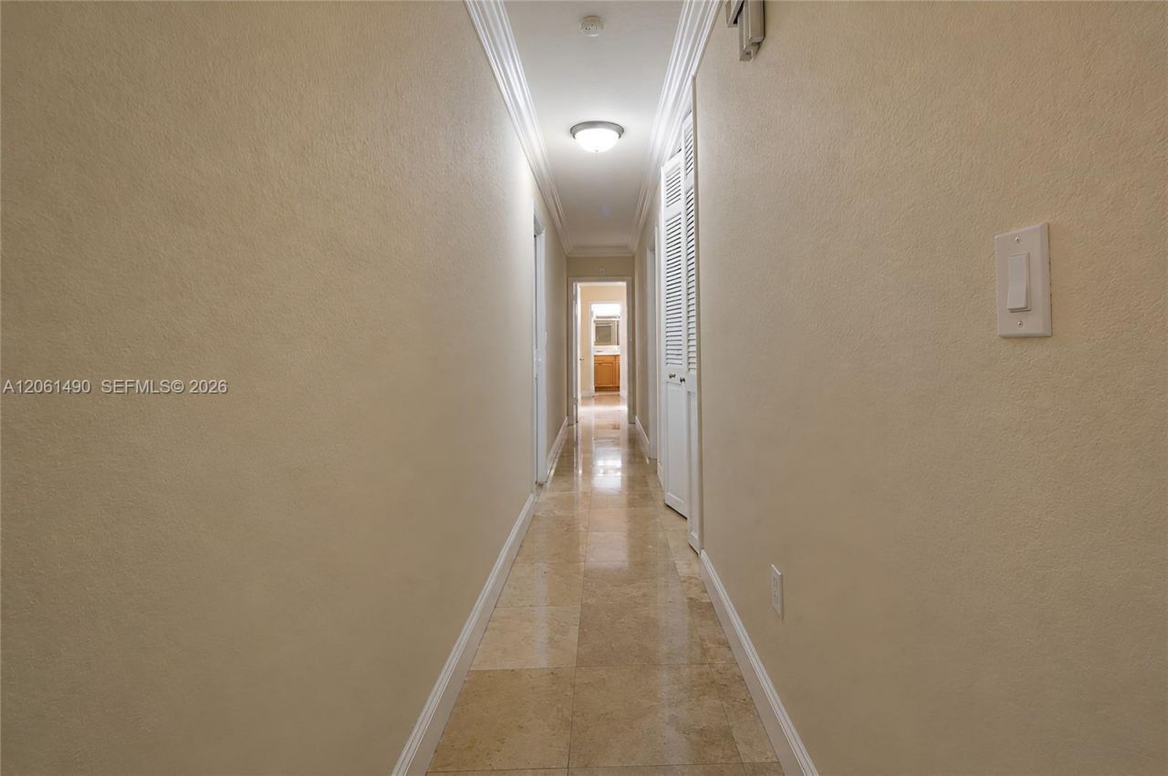 8601 SW 174th St, Palmetto Bay, FL 33157 Photo