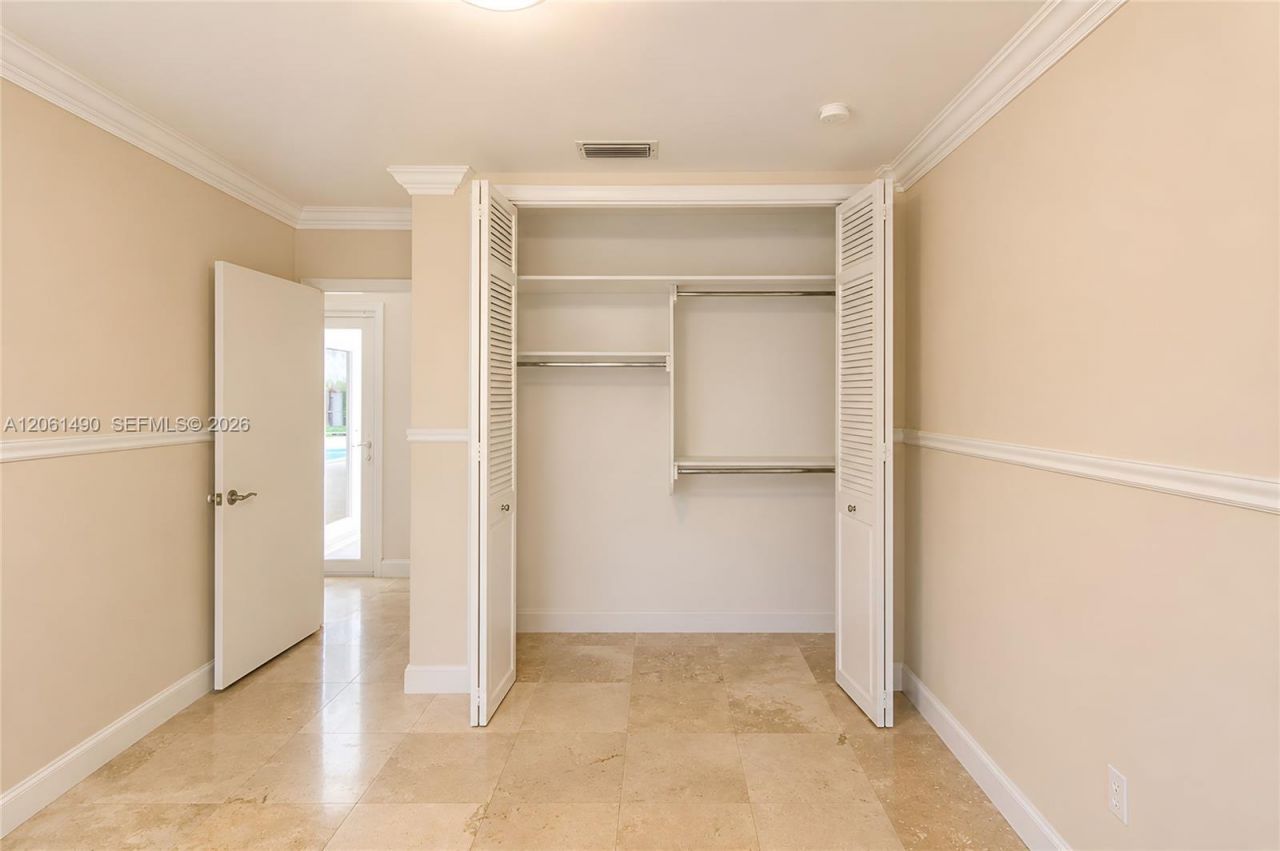 8601 SW 174th St, Palmetto Bay, FL 33157 Photo