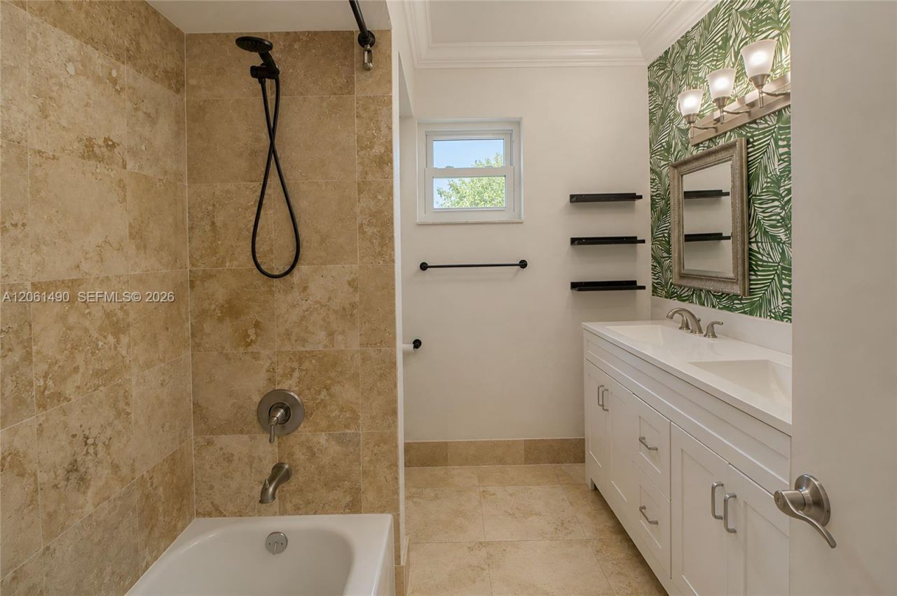 8601 SW 174th St, Palmetto Bay, FL 33157 Photo