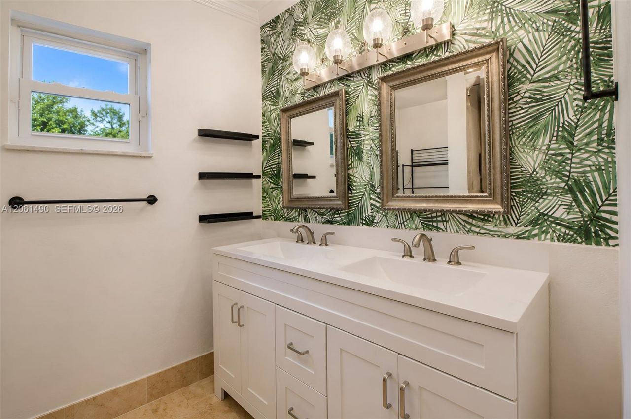 8601 SW 174th St, Palmetto Bay, FL 33157 Photo