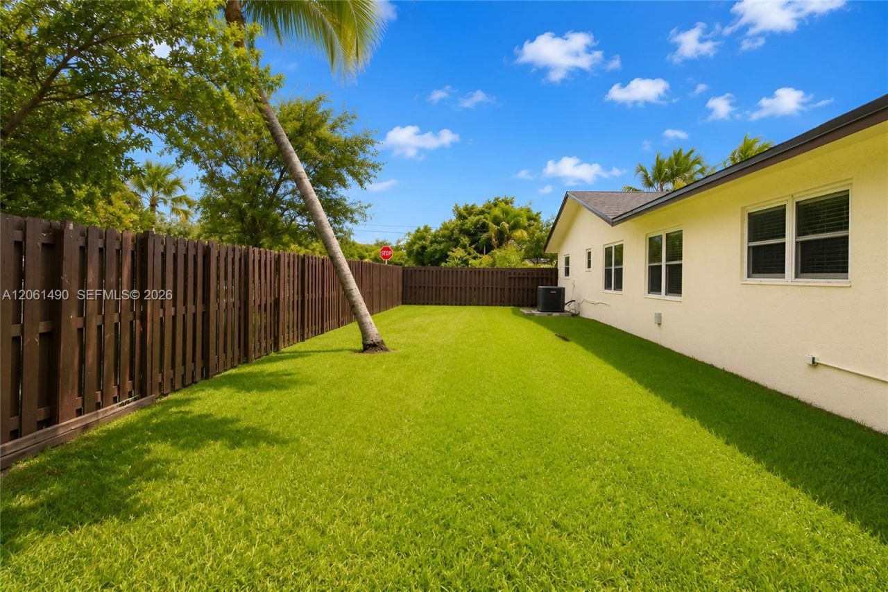 8601 SW 174th St, Palmetto Bay, FL 33157 Photo