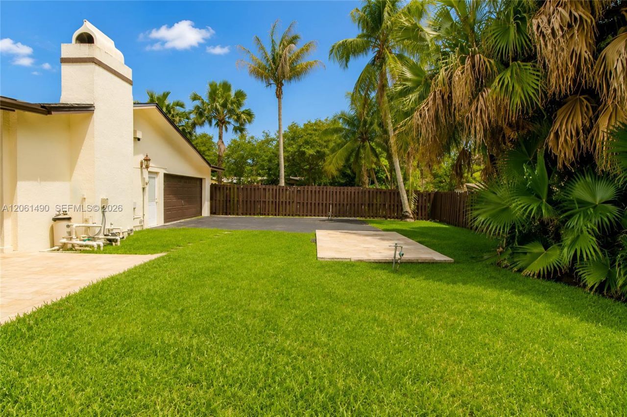 8601 SW 174th St, Palmetto Bay, FL 33157 Photo