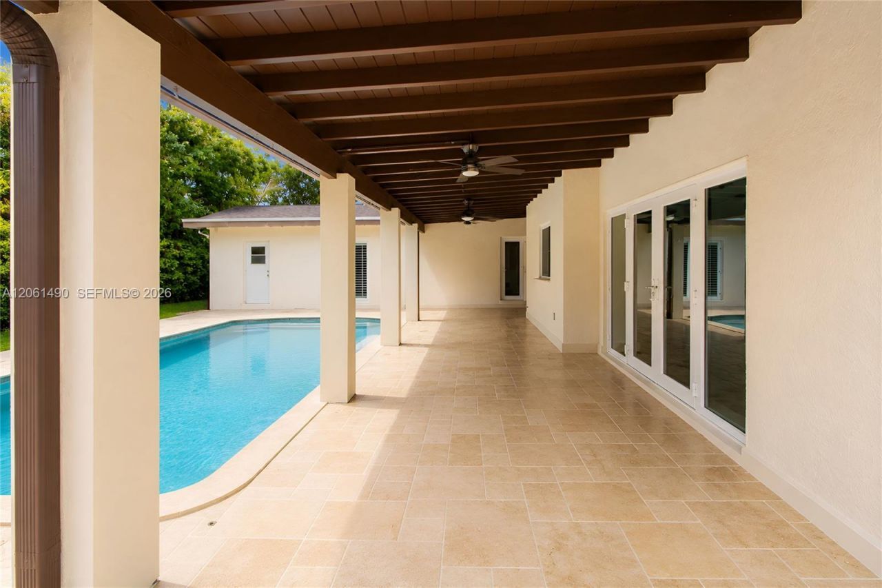 8601 SW 174th St, Palmetto Bay, FL 33157 Photo