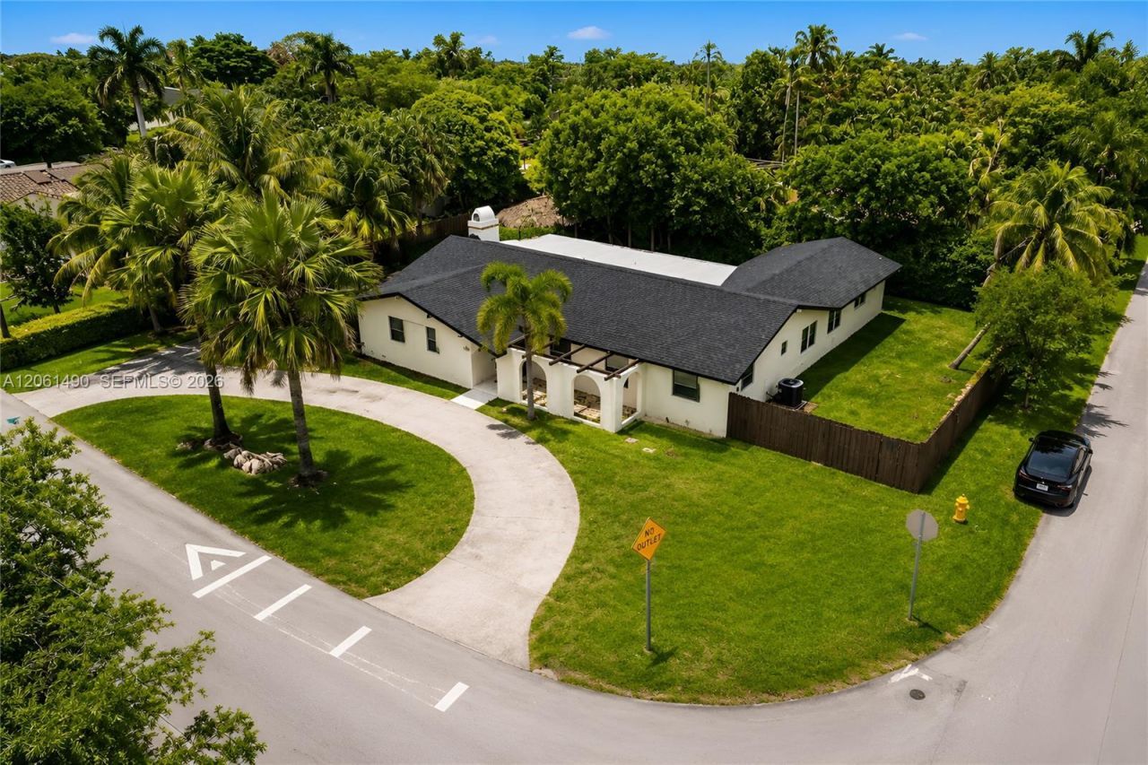 8601 SW 174th St, Palmetto Bay, FL 33157 Photo