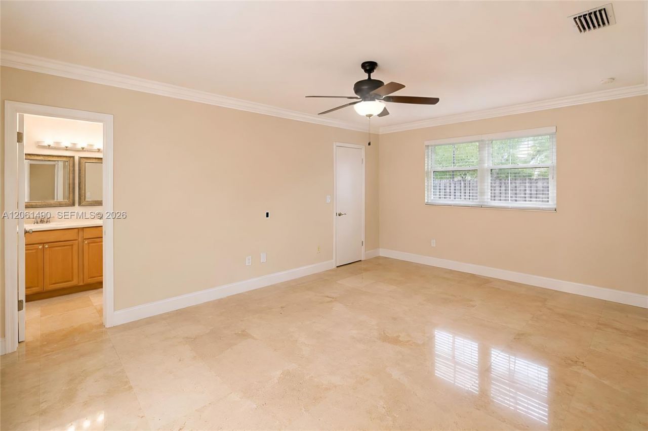 8601 SW 174th St, Palmetto Bay, FL 33157 Photo