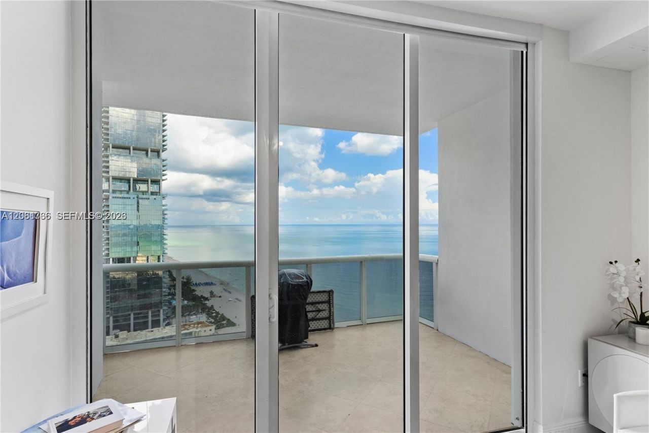 18201 Collins Ave, Unit 3702, Sunny Isles Beach, FL 33160 Photo