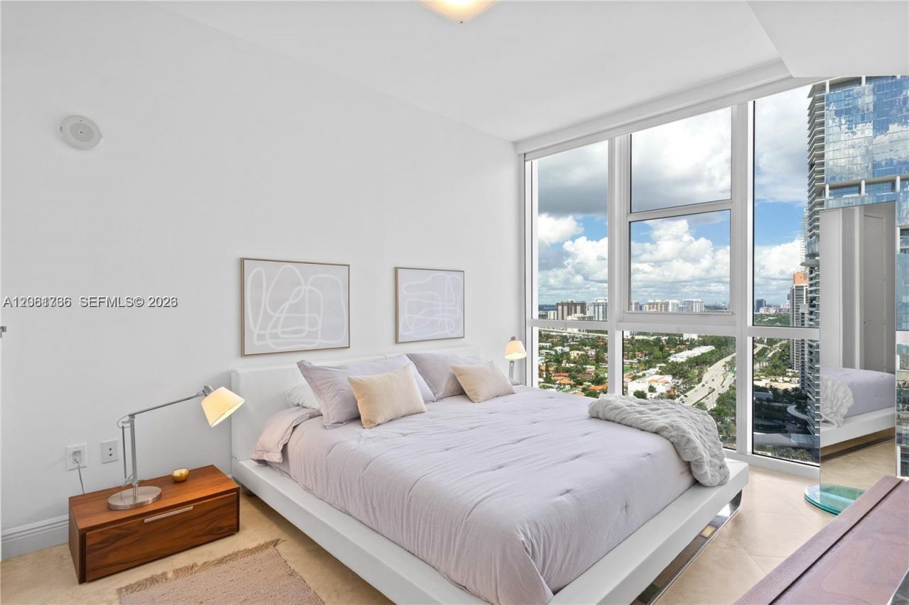 18201 Collins Ave, Unit 3702, Sunny Isles Beach, FL 33160 Photo