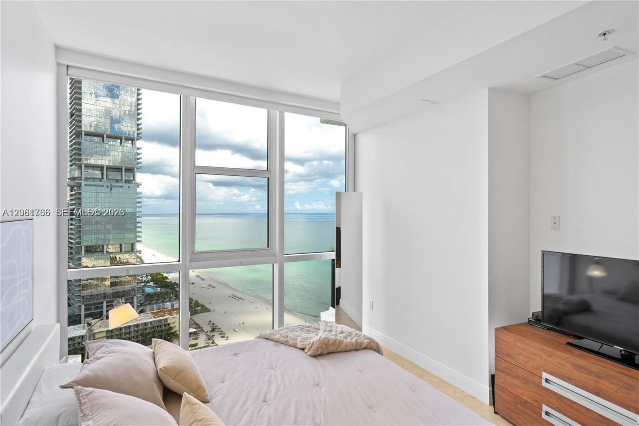 18201 Collins Ave, Unit 3702, Sunny Isles Beach, FL 33160 Photo