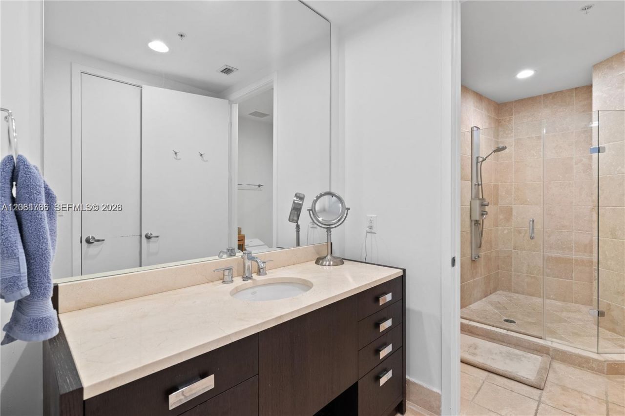 18201 Collins Ave, Unit 3702, Sunny Isles Beach, FL 33160 Photo
