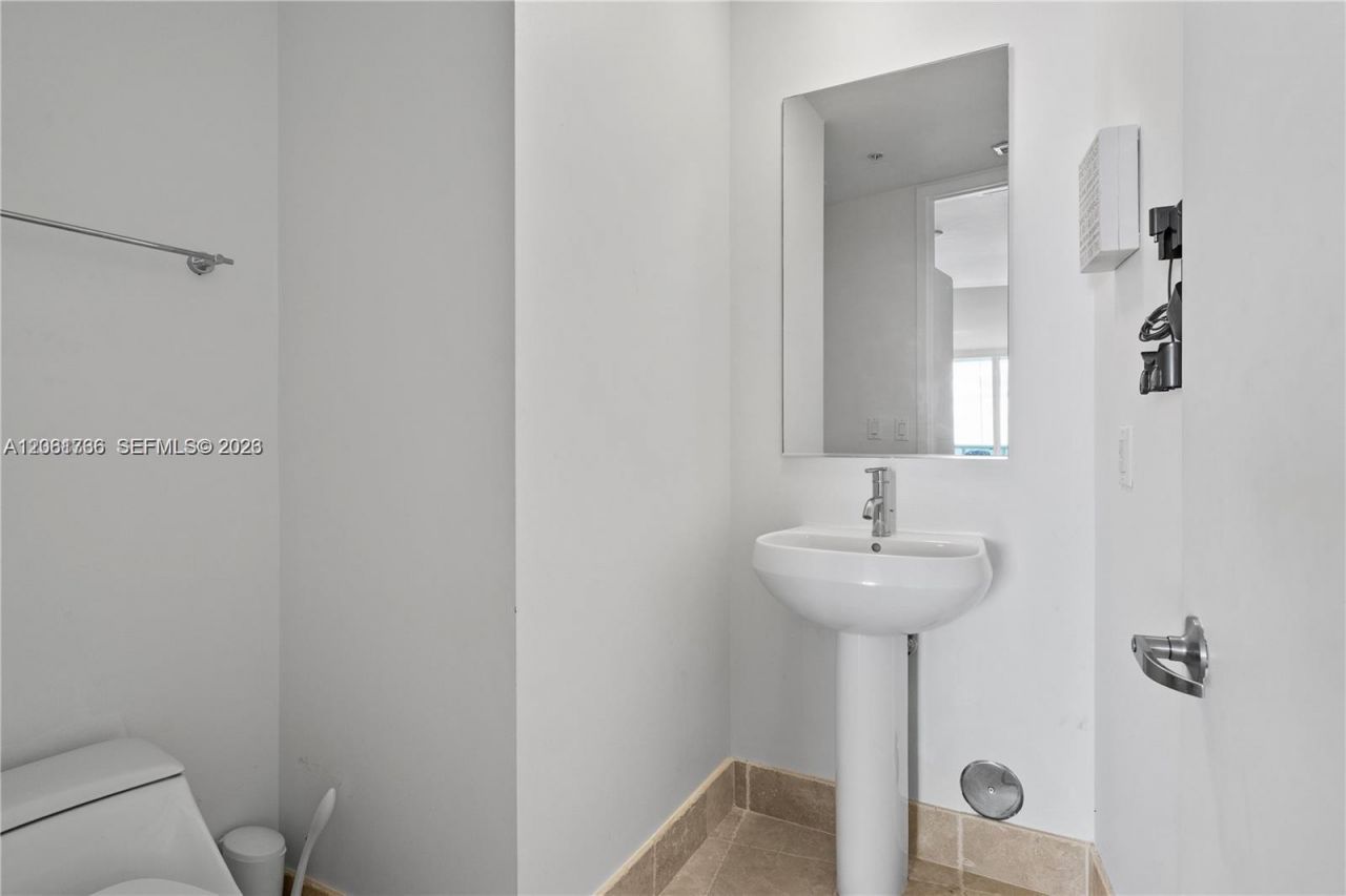 18201 Collins Ave, Unit 3702, Sunny Isles Beach, FL 33160 Photo