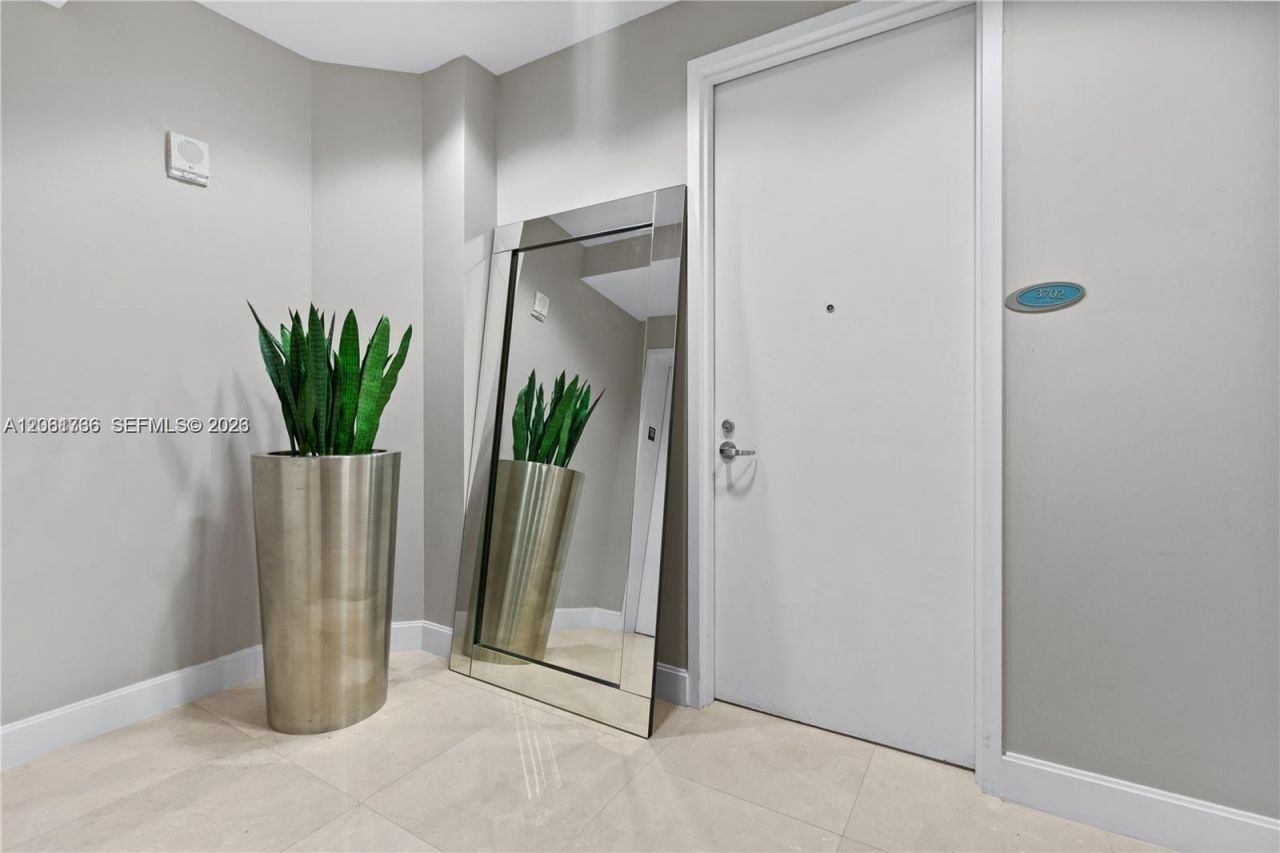 18201 Collins Ave, Unit 3702, Sunny Isles Beach, FL 33160 Photo