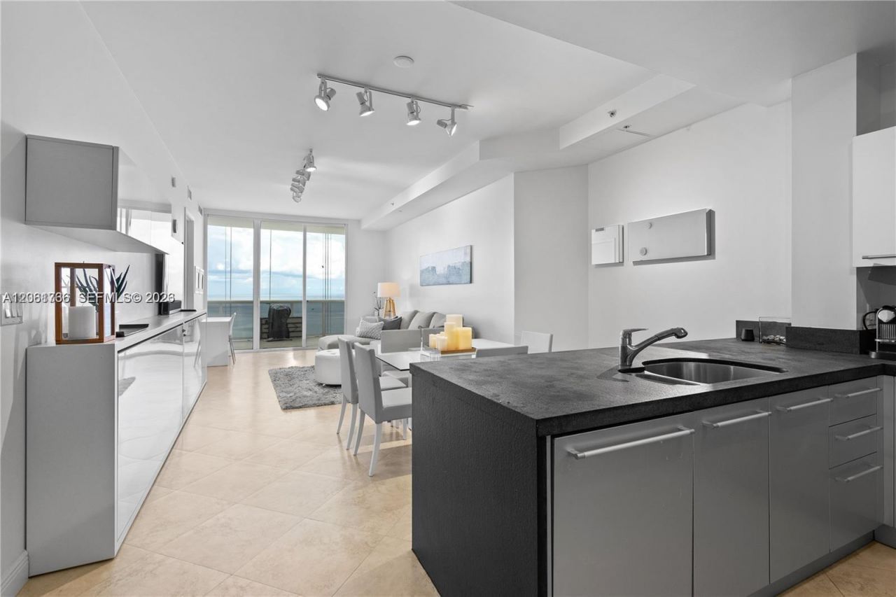 18201 Collins Ave, Unit 3702, Sunny Isles Beach, FL 33160 Photo