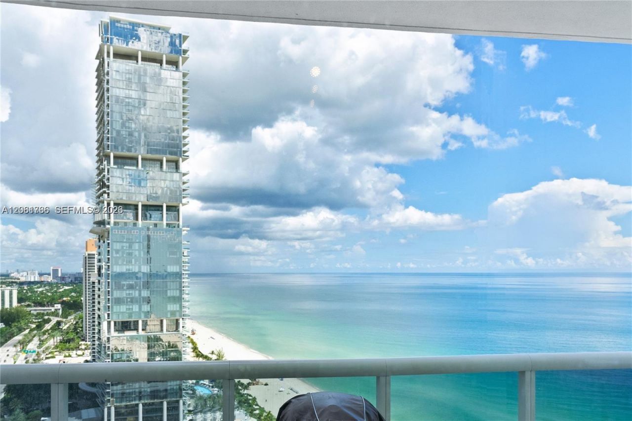 18201 Collins Ave, Unit 3702, Sunny Isles Beach, FL 33160 Photo