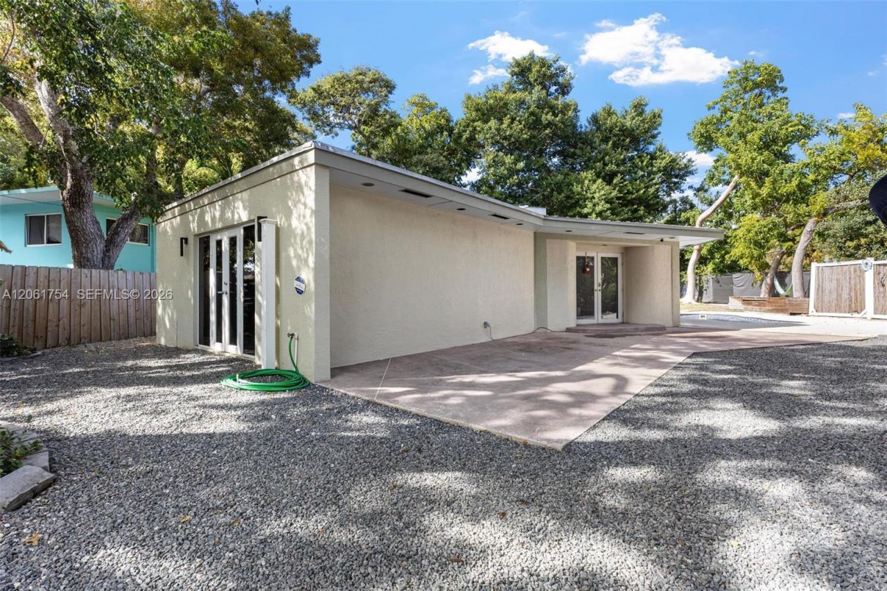 157 Navajo St, Tavernier, FL 33070 Photo