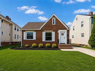 14707 Delaware Avenue, Lakewood, OH 44107