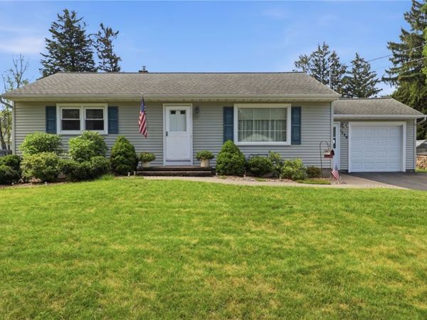 1739 Maiden Lane , Rochester, NY 14626