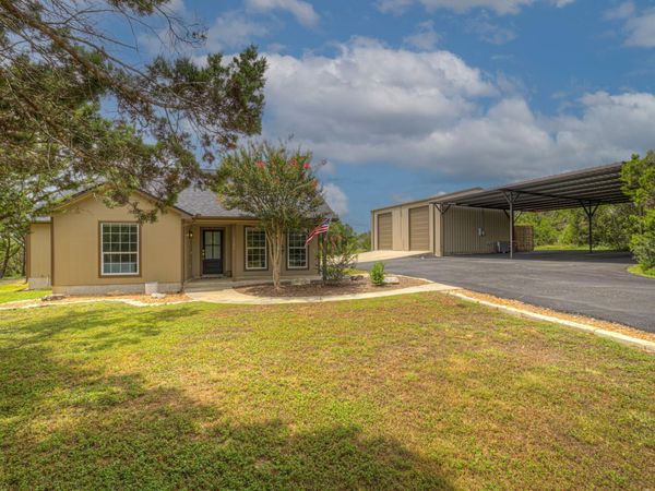 1100 Yaupon DR , Fischer, TX 78623