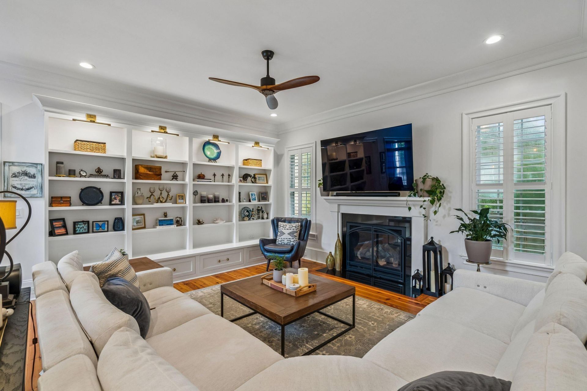 1527 Capel Street Photo 23