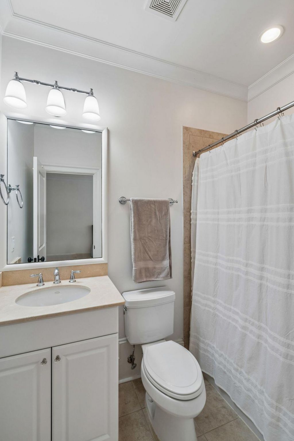 1527 Capel Street Photo 62