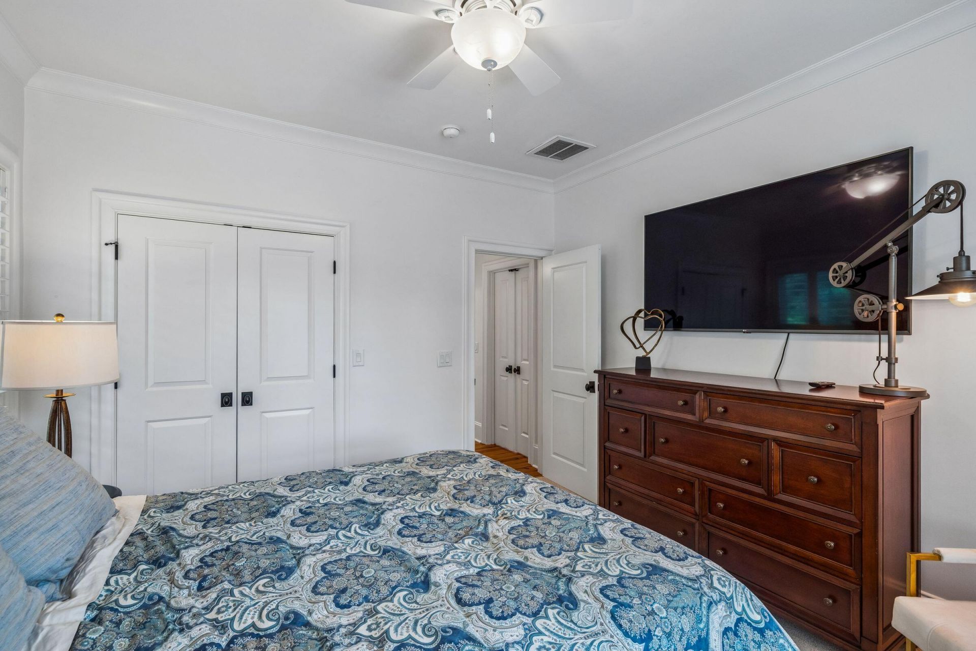1527 Capel Street Photo 74