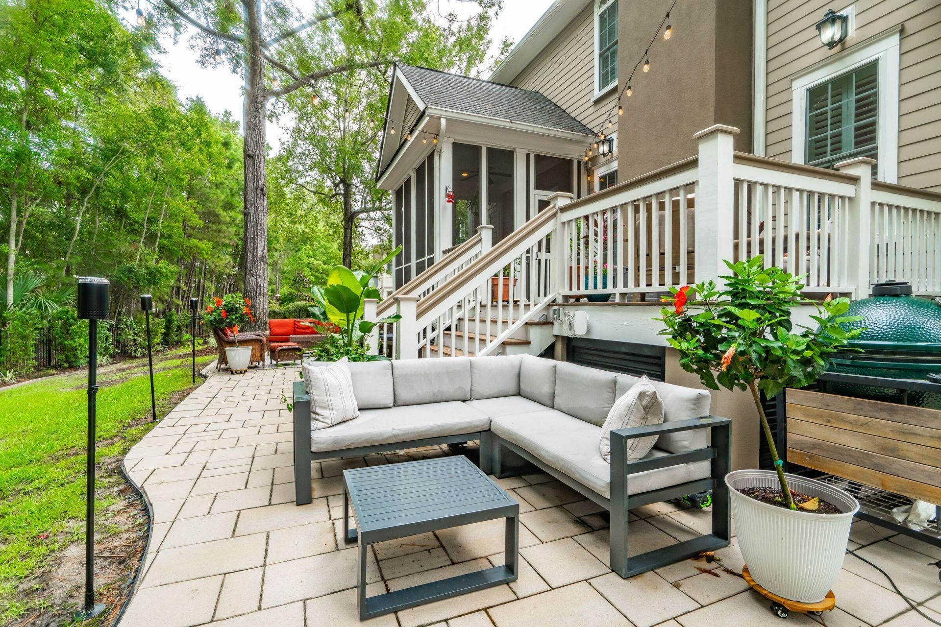 1527 Capel Street Photo 85