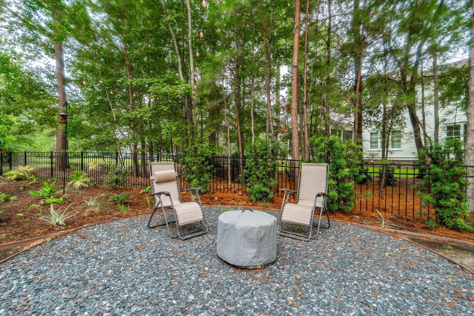 1527 Capel Street Photo 86