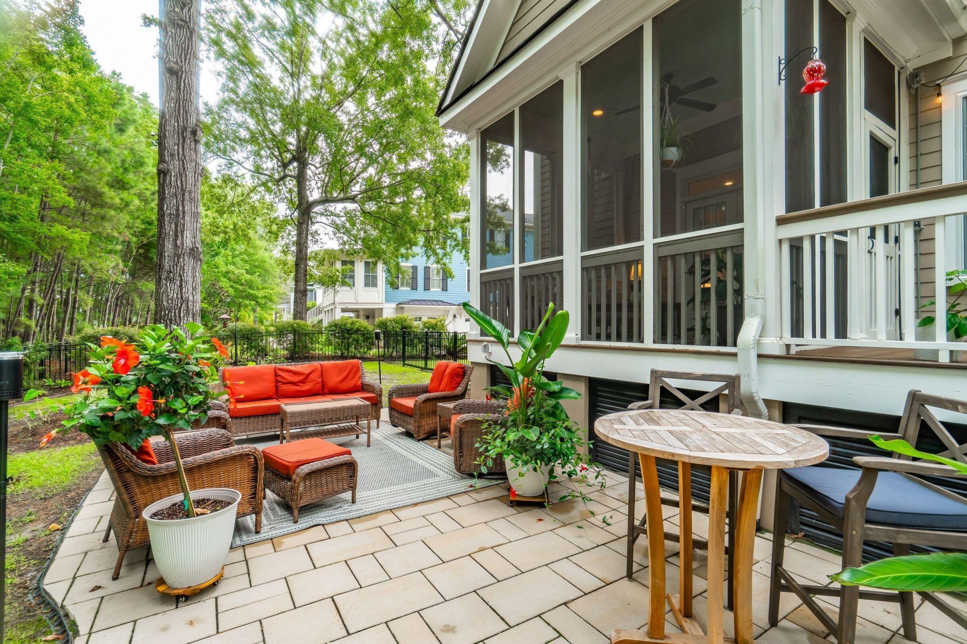 1527 Capel Street Photo 88