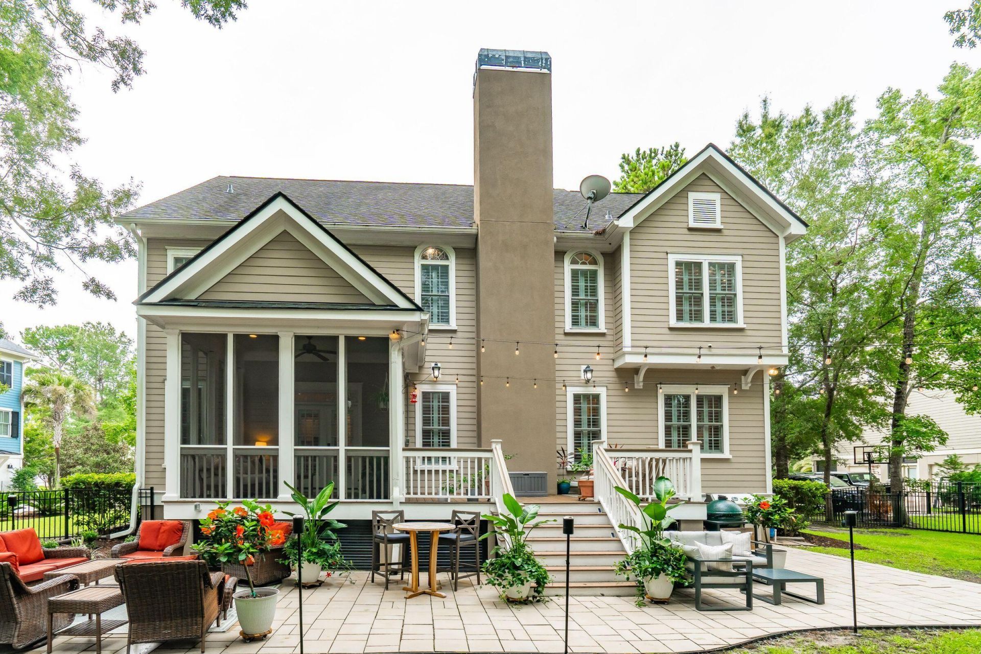 1527 Capel Street Photo 94