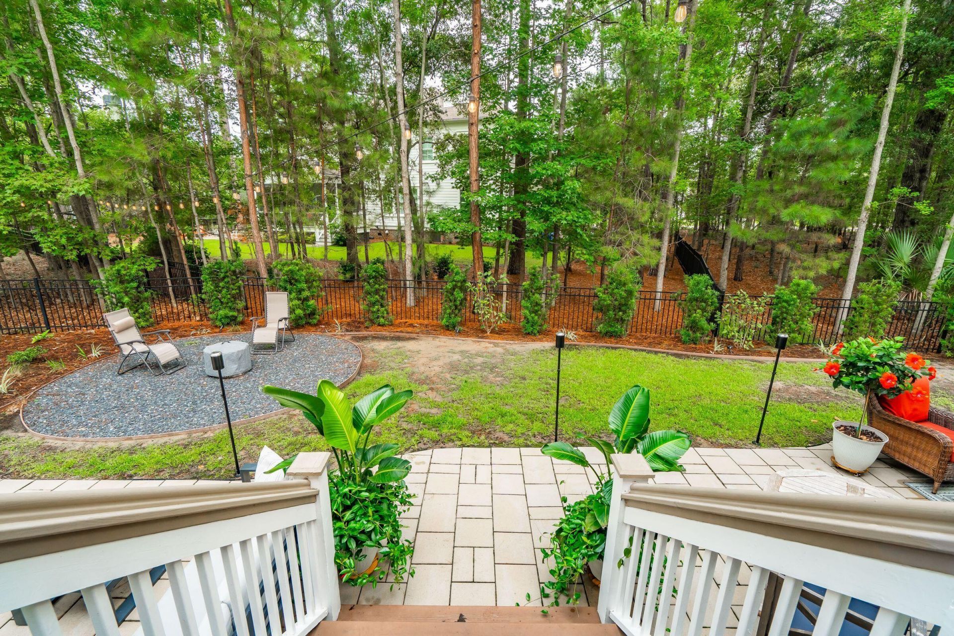 1527 Capel Street Photo 97