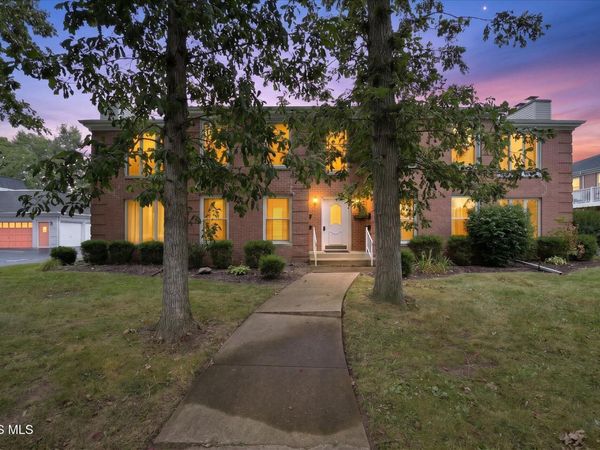 1926 Queenswood Drive, Findlay, OH 45840