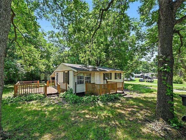 120 1st Street, Haw River, NC 27258