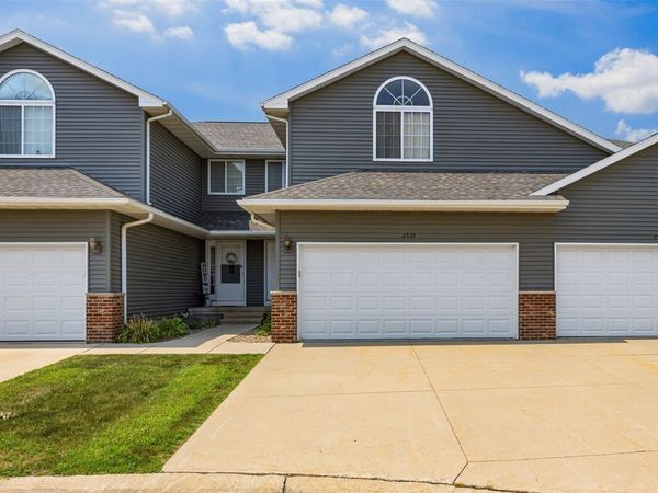 2535 Greenway Court , Marion, IA 52302