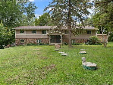 6950 French Lake Court, Faribault, MN 55021