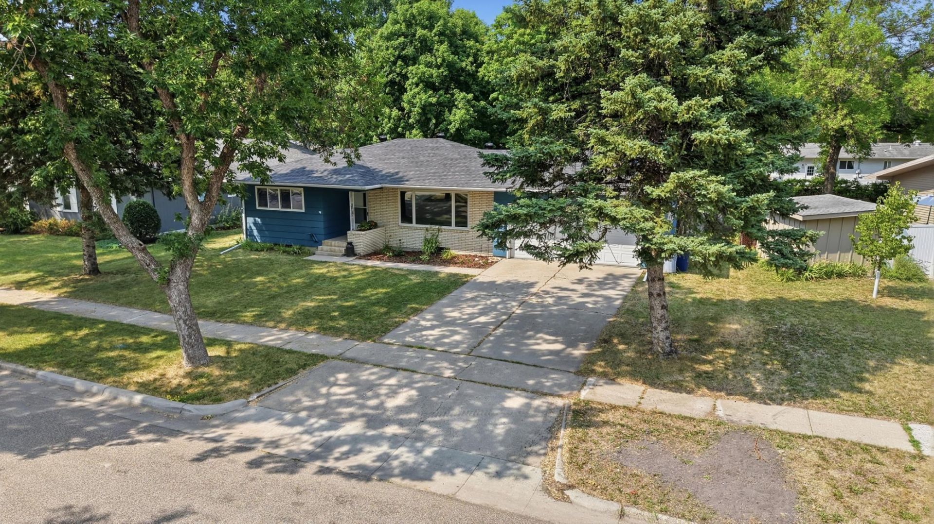 1418 22nd Avenue S primary photo