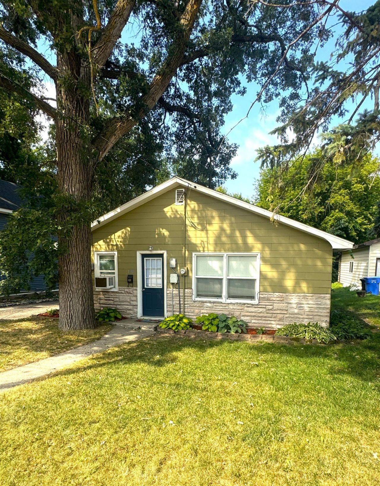 1030 West Avenue  primary photo