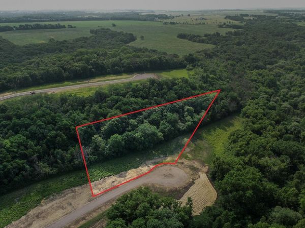 3072 Woodland Valley Lane SW, Rochester, MN 55902