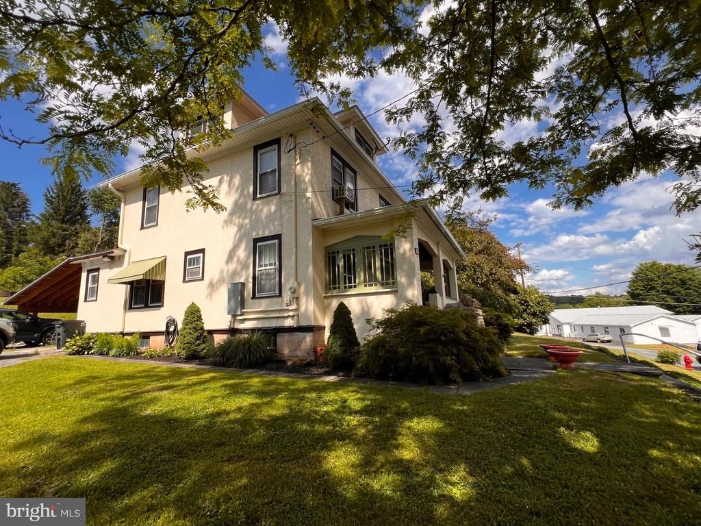 910 MAPLE AVENUE, HONESDALE, PA 18431