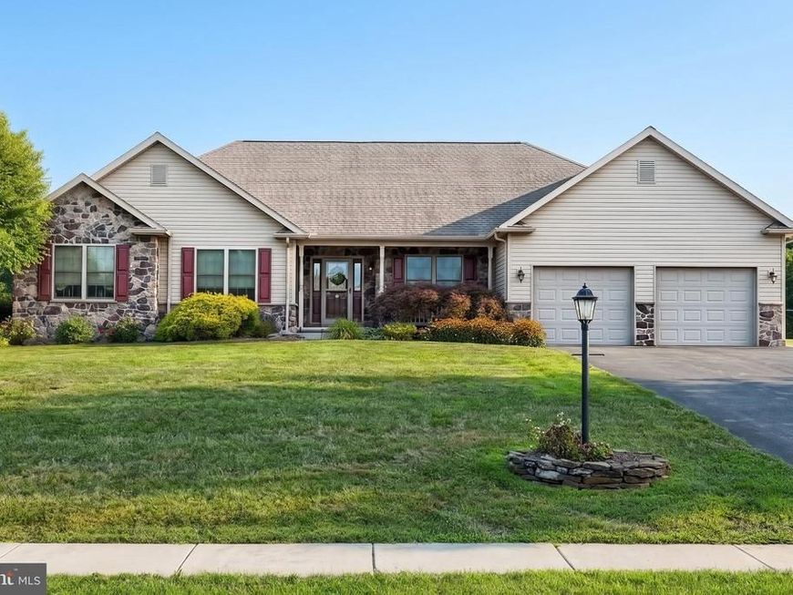 7284 Landon Drive, Thomasville, PA 17364 Main Photo