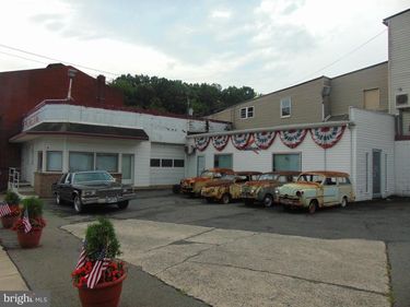 300 CENTRE STREET, ASHLAND, PA 17921