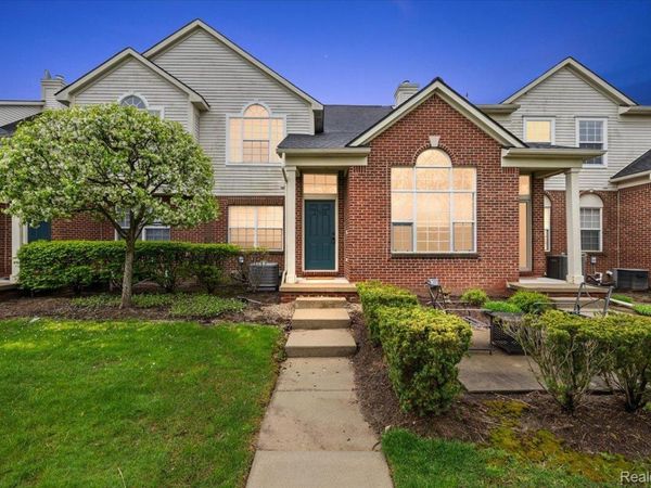 27204 Chantel Drive, Walled Lake, Mi 48390