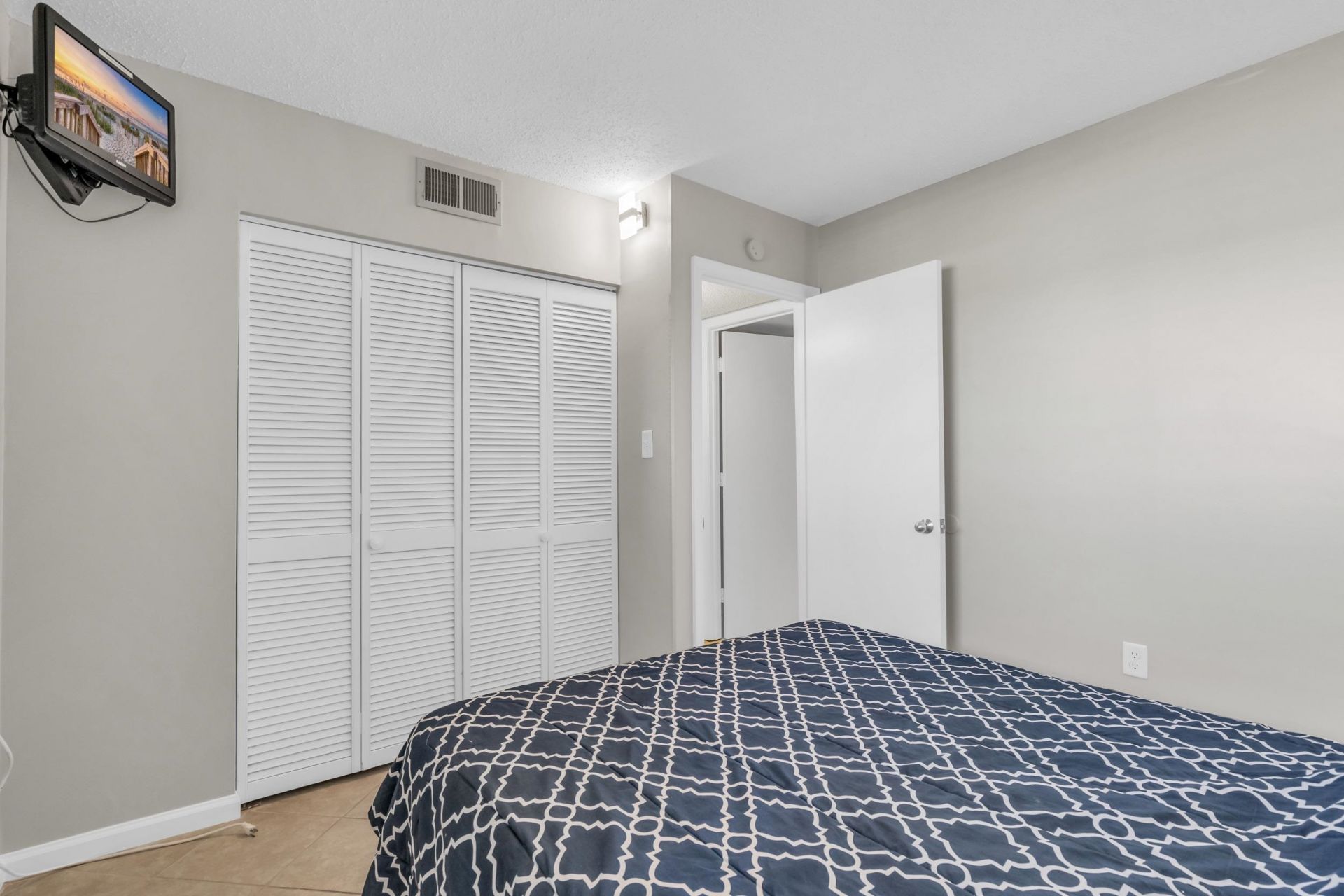 5806 N Ocean Blvd.  Photo 29