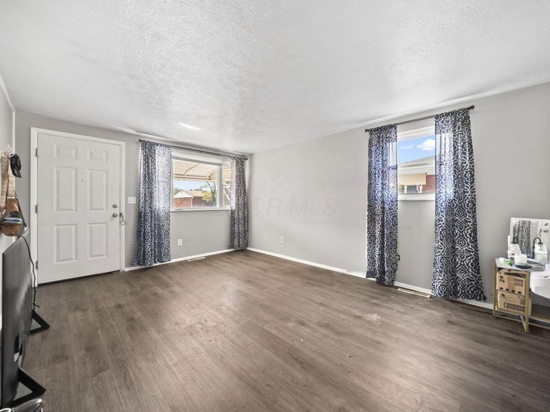 751 Harwood Drive, Columbus, OH 43228 Photo 6