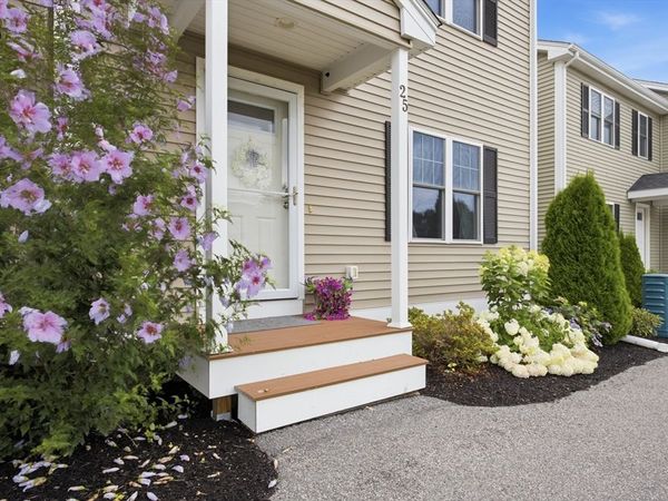 25 Riverside Dr., Unit 25, Lakeville, MA 02347