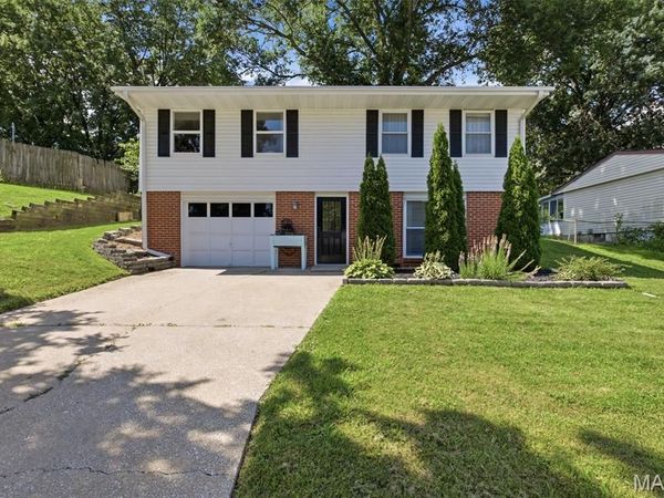 1107 Esterling Drive , St Charles, MO 63301