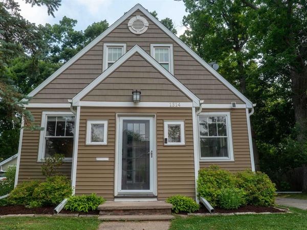 1314 W PINE STREET, Appleton, WI 54914