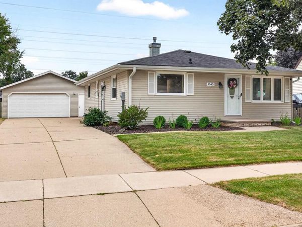 1645 E ROELAND AVENUE, Appleton, WI 54915