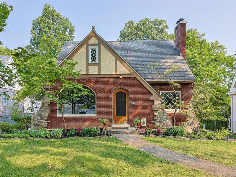 1007 Urbancrest Place, Cincinnati, OH 45226 Photo 1