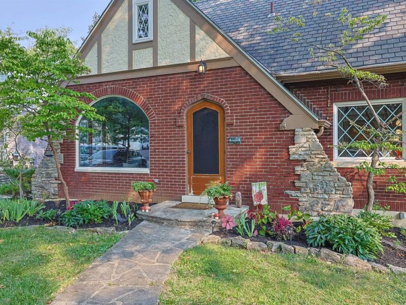 1007 Urbancrest Place, Cincinnati, OH 45226 Photo 2